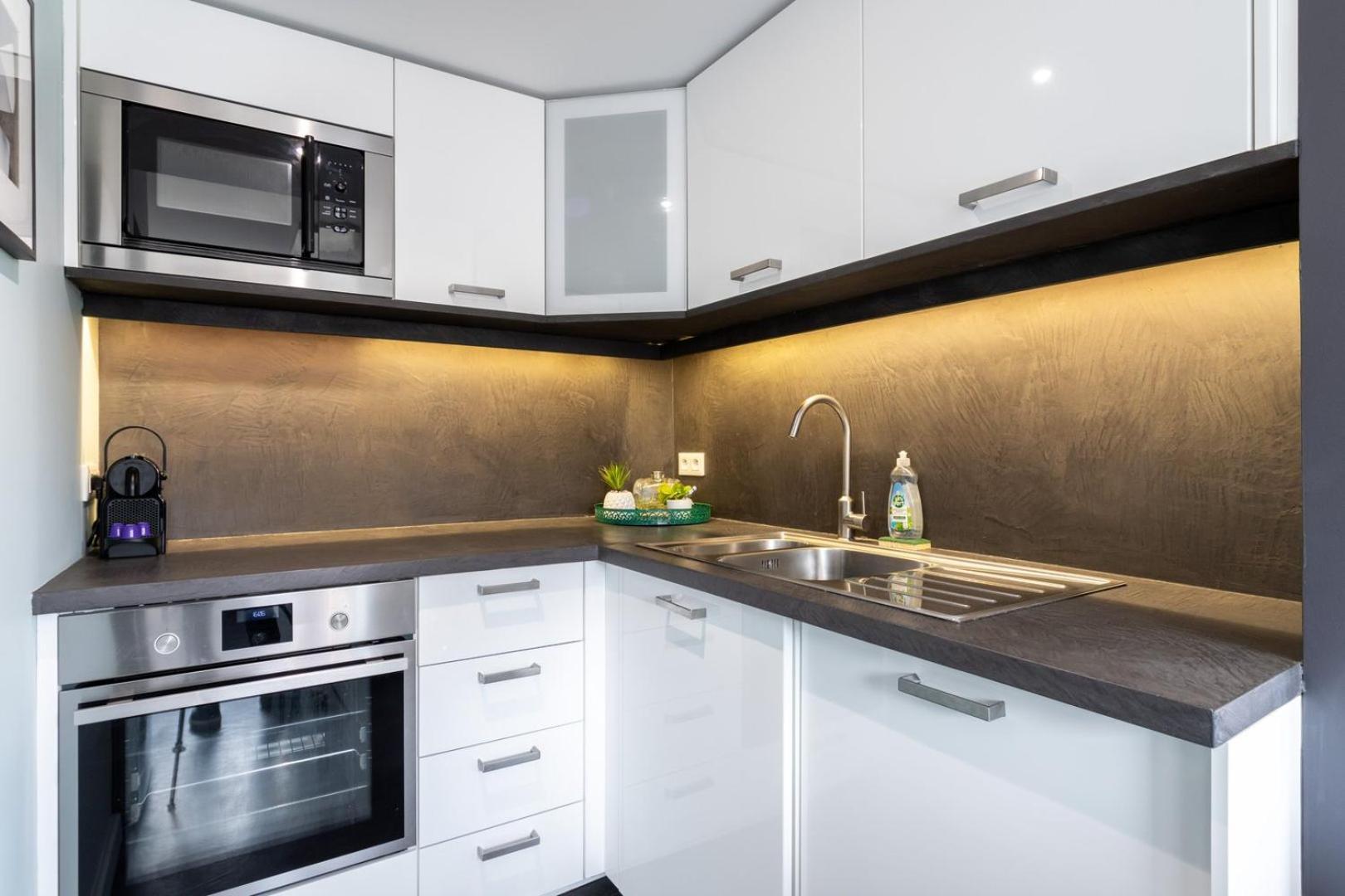 Hypercentre: Apartment Near Station With Parking ليل المظهر الخارجي الصورة
